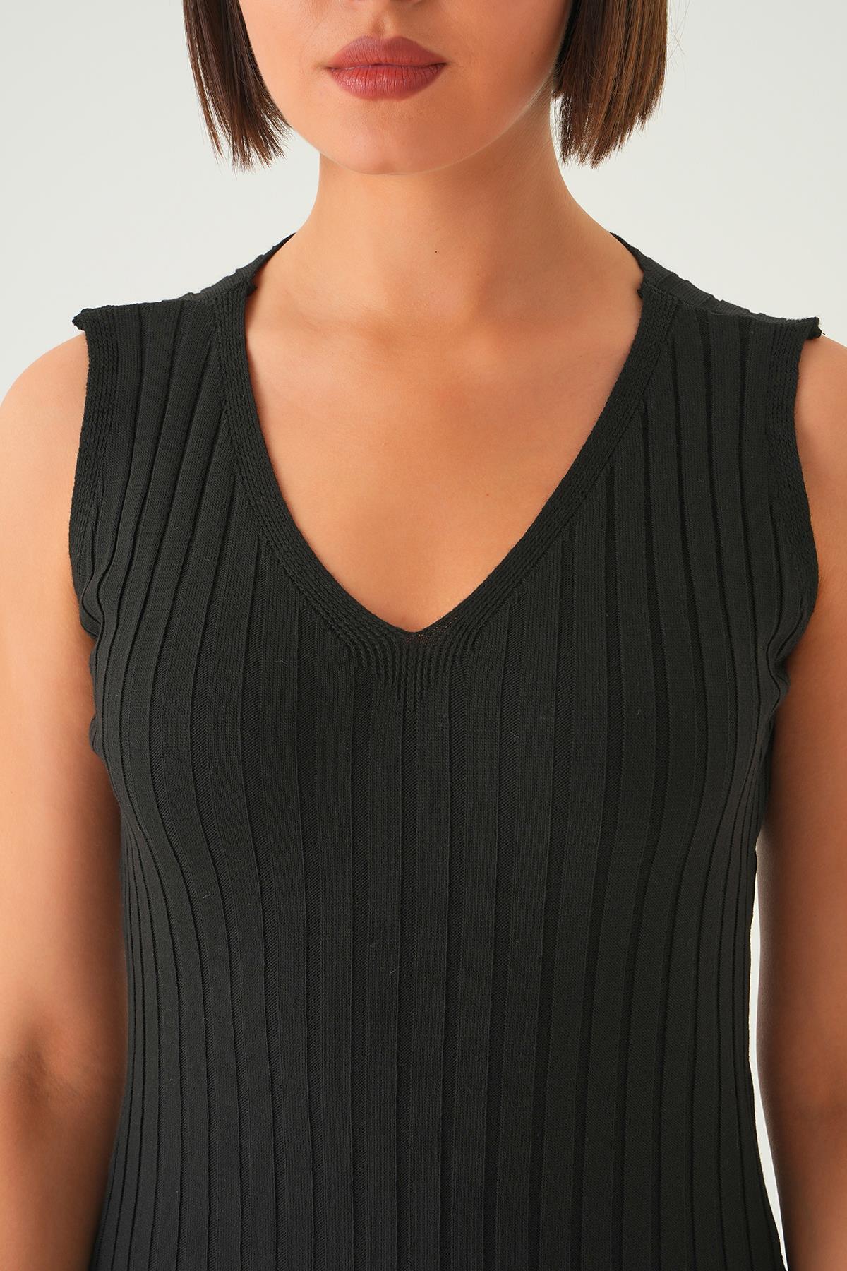 Siyah Askılı V Yaka Triko Elbise 77437 - 5