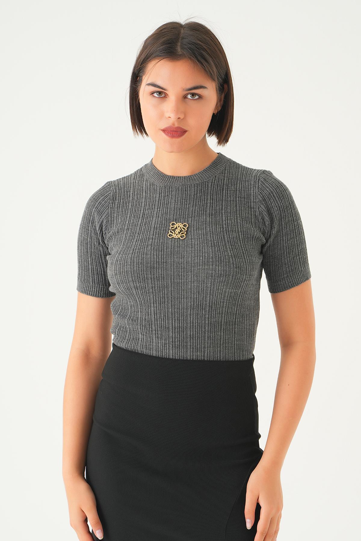 7744 Nakış Detay Kısa Kol Tişört Antrasit - 6