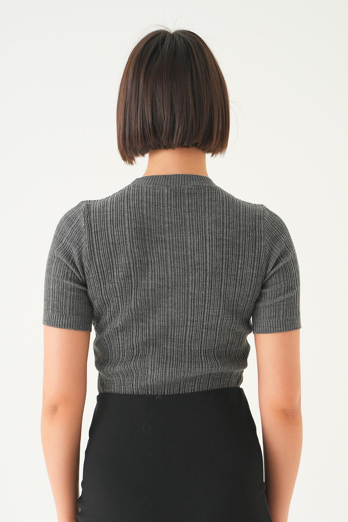 Antrasit Nakış Detay Kısa Kol Tişört 7744 - 4