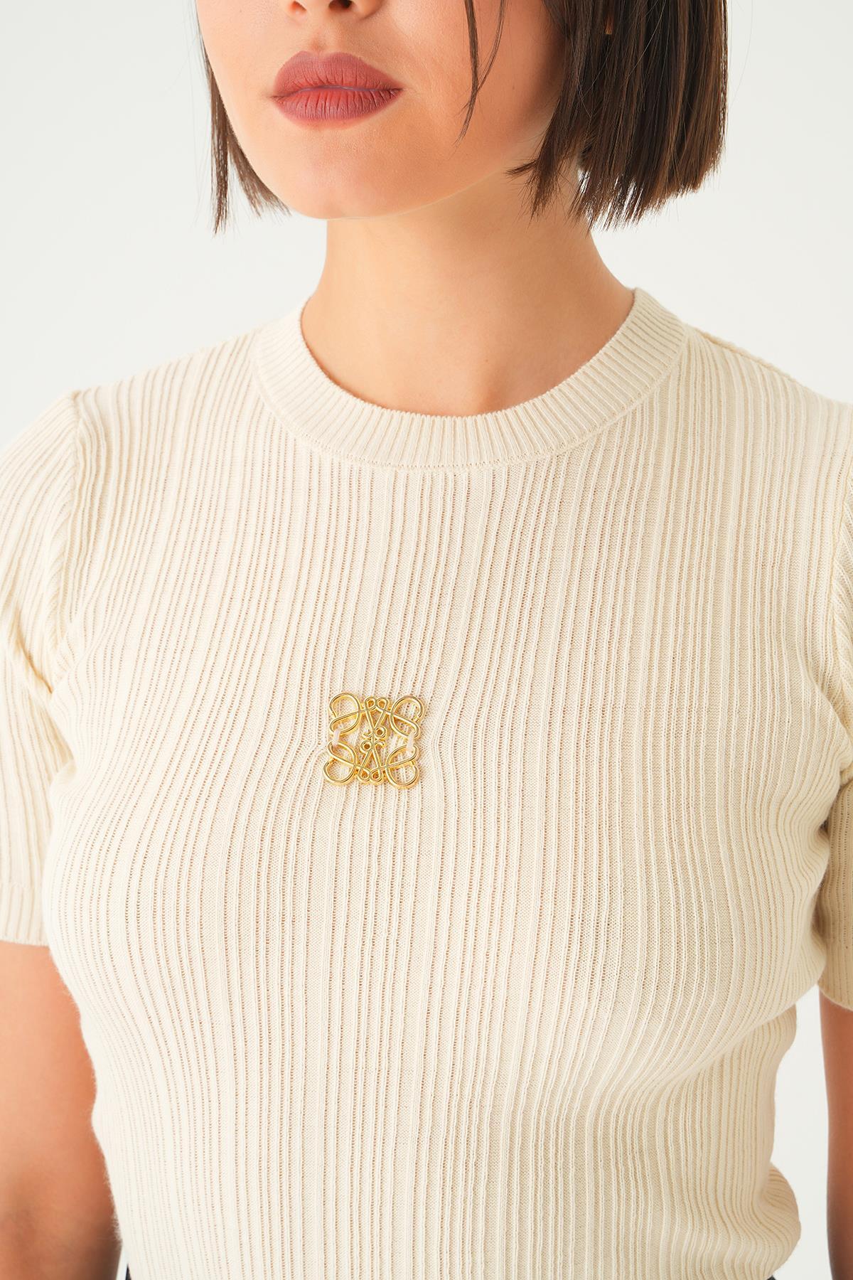 Krem Nakış Detay Kısa Kol Tişört 7744 - 2