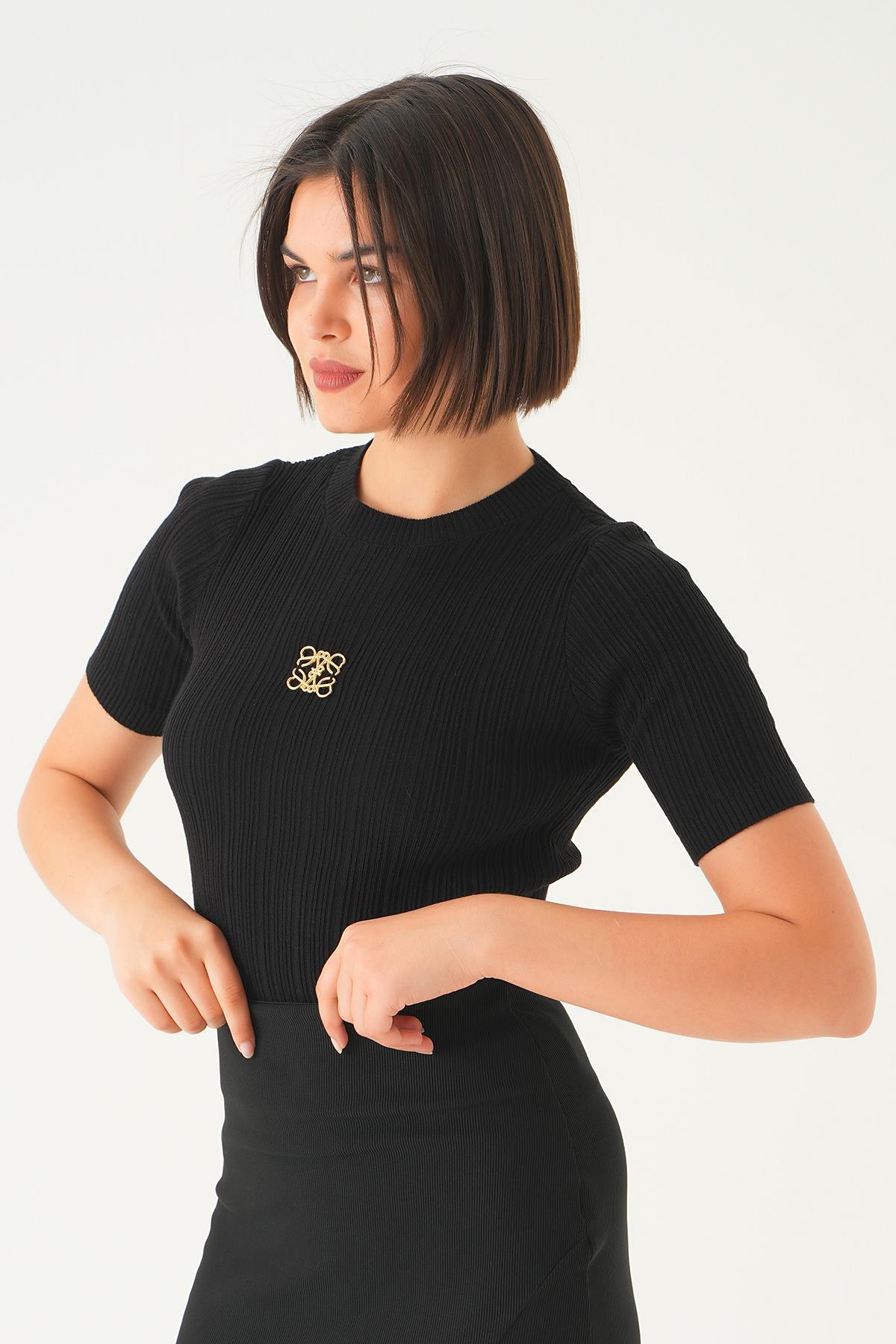 7744 Nakış Detay Kısa Kol Tişört Siyah - 3