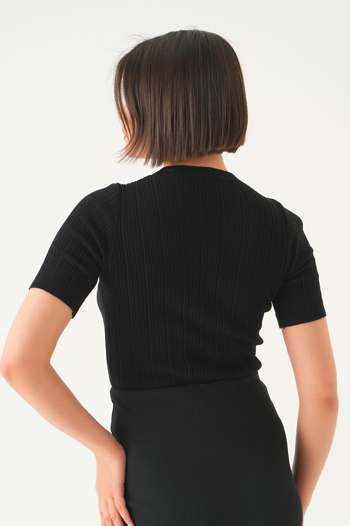 7744 Nakış Detay Kısa Kol Tişört Siyah - 4