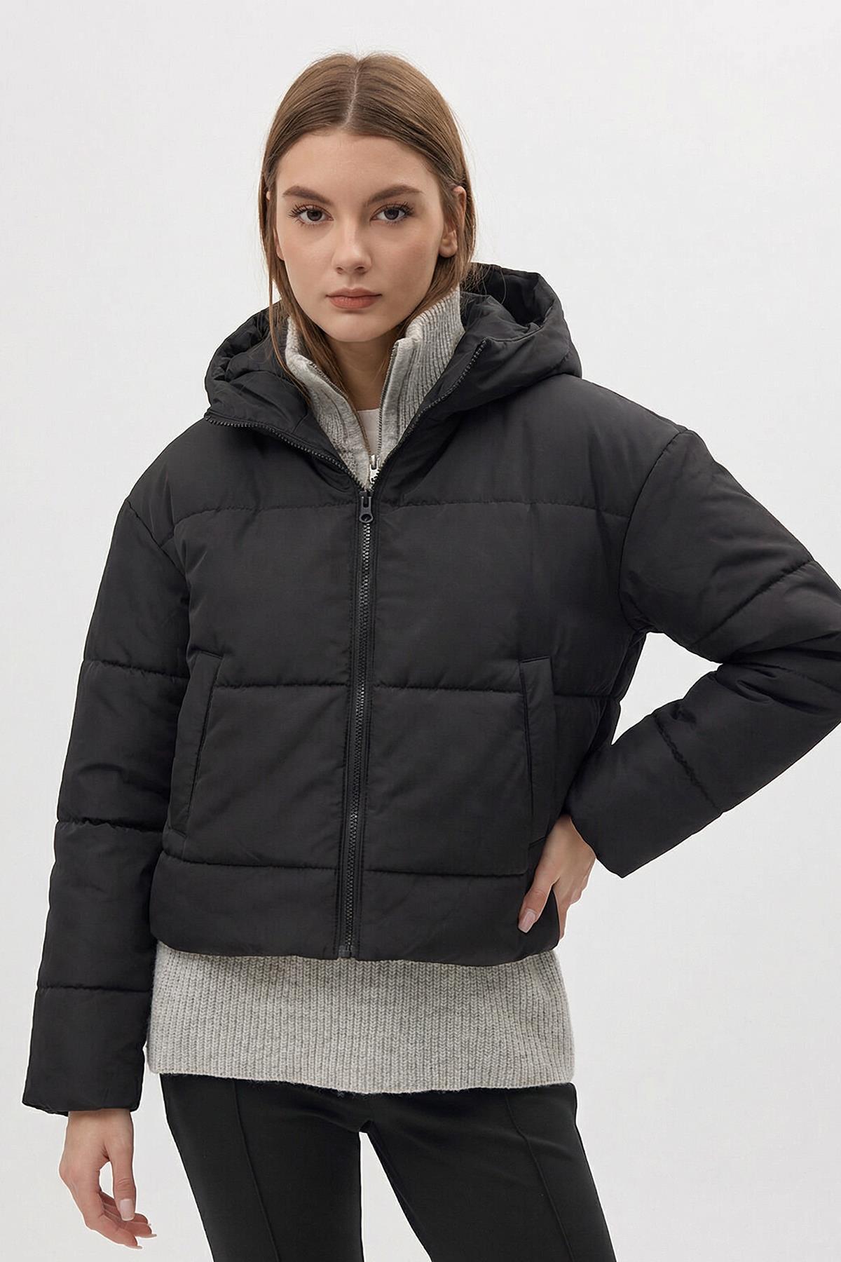 8010 Kapüşonlu Cepli Mont Siyah - RAYS