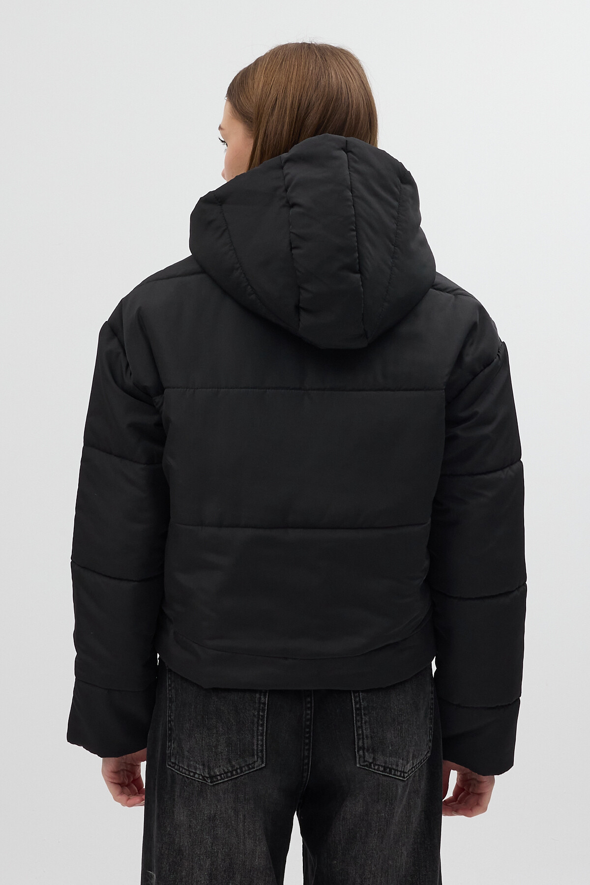 Siyah Kapüşonlu Cepli Kısa Şişme Kadın Mont 8020 - 5