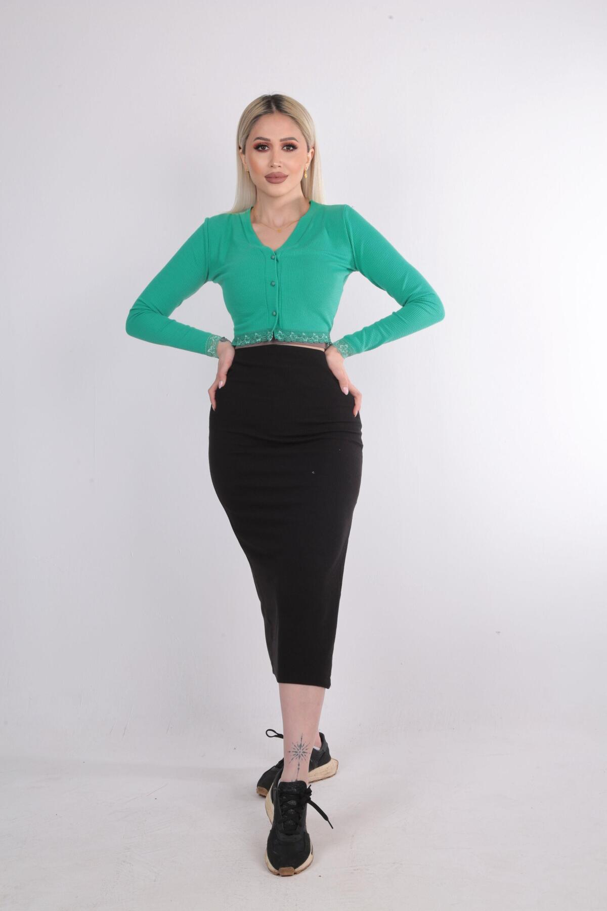 Siyah Yırtmaç Detay Etek 8030 - 3