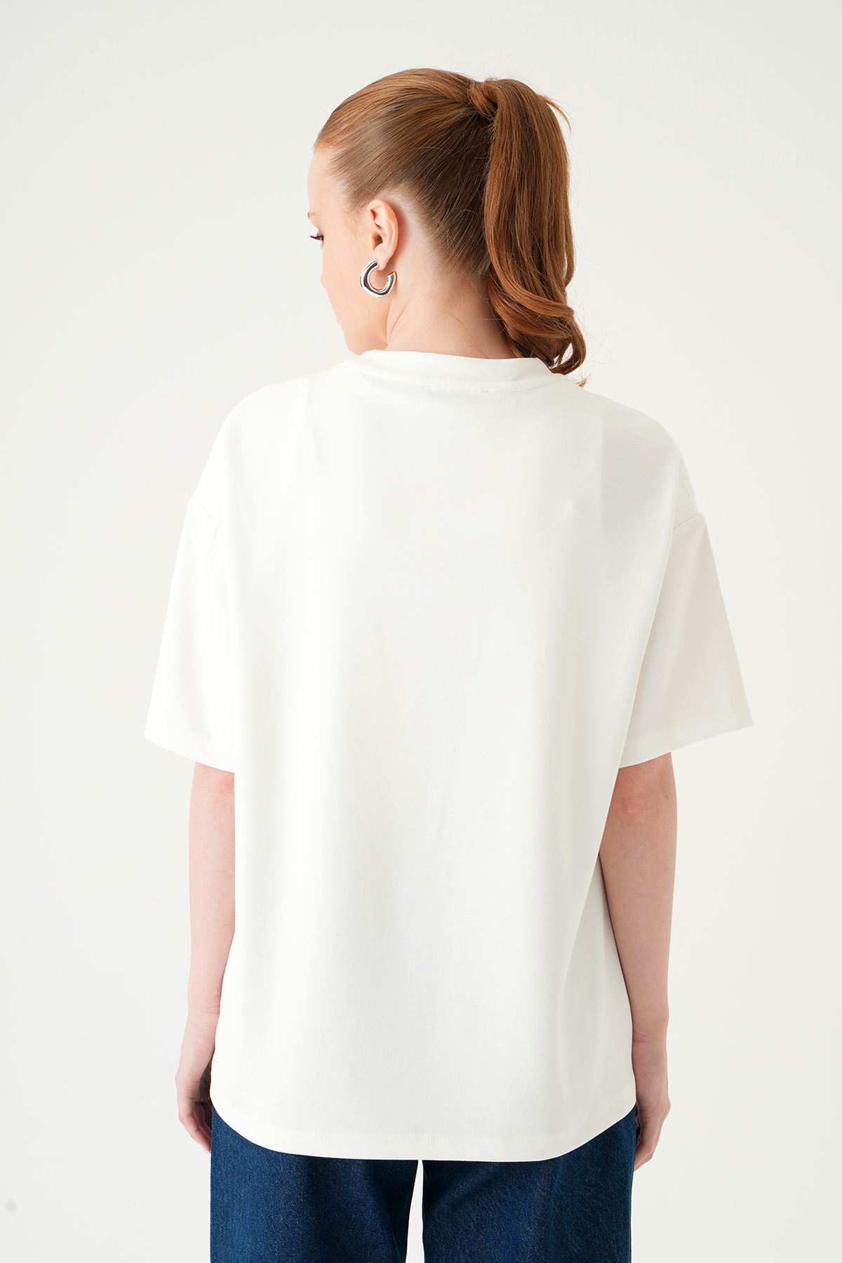 Beyaz Yazı Nakışlı Tişört 8106 - 5