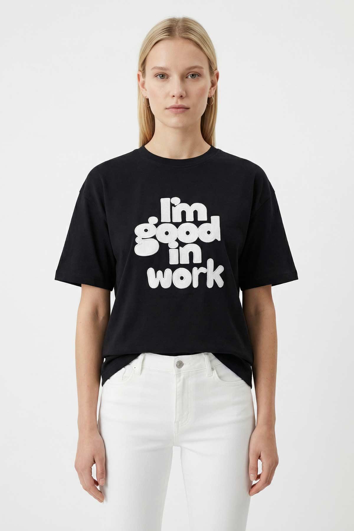 8106 Yazı Nakışlı Tişört Siyah - RAYS