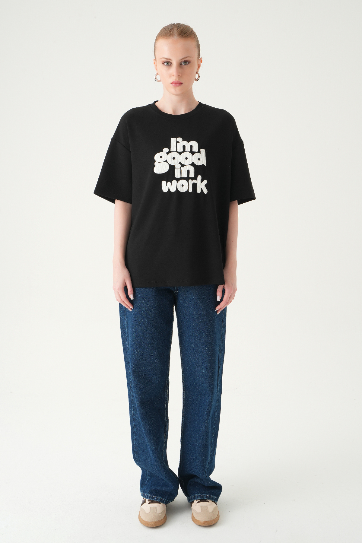 Siyah Yazı Nakışlı Tişört 8106 - RAYS