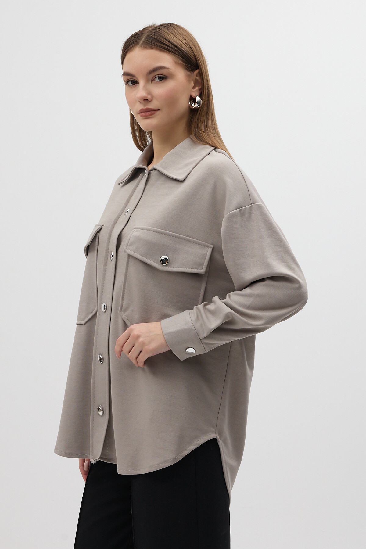 Gri Büyük Cepli Ceket Yaka Uzun Kollu Kadın Gömlek 8108A - RAYS (1)