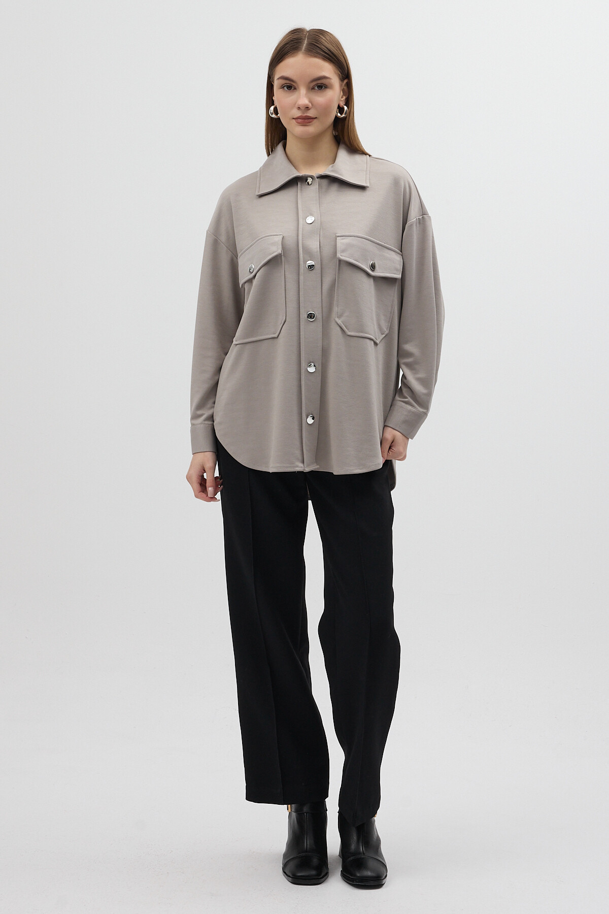 Gri Büyük Cepli Ceket Yaka Uzun Kollu Kadın Gömlek 8108A - 5