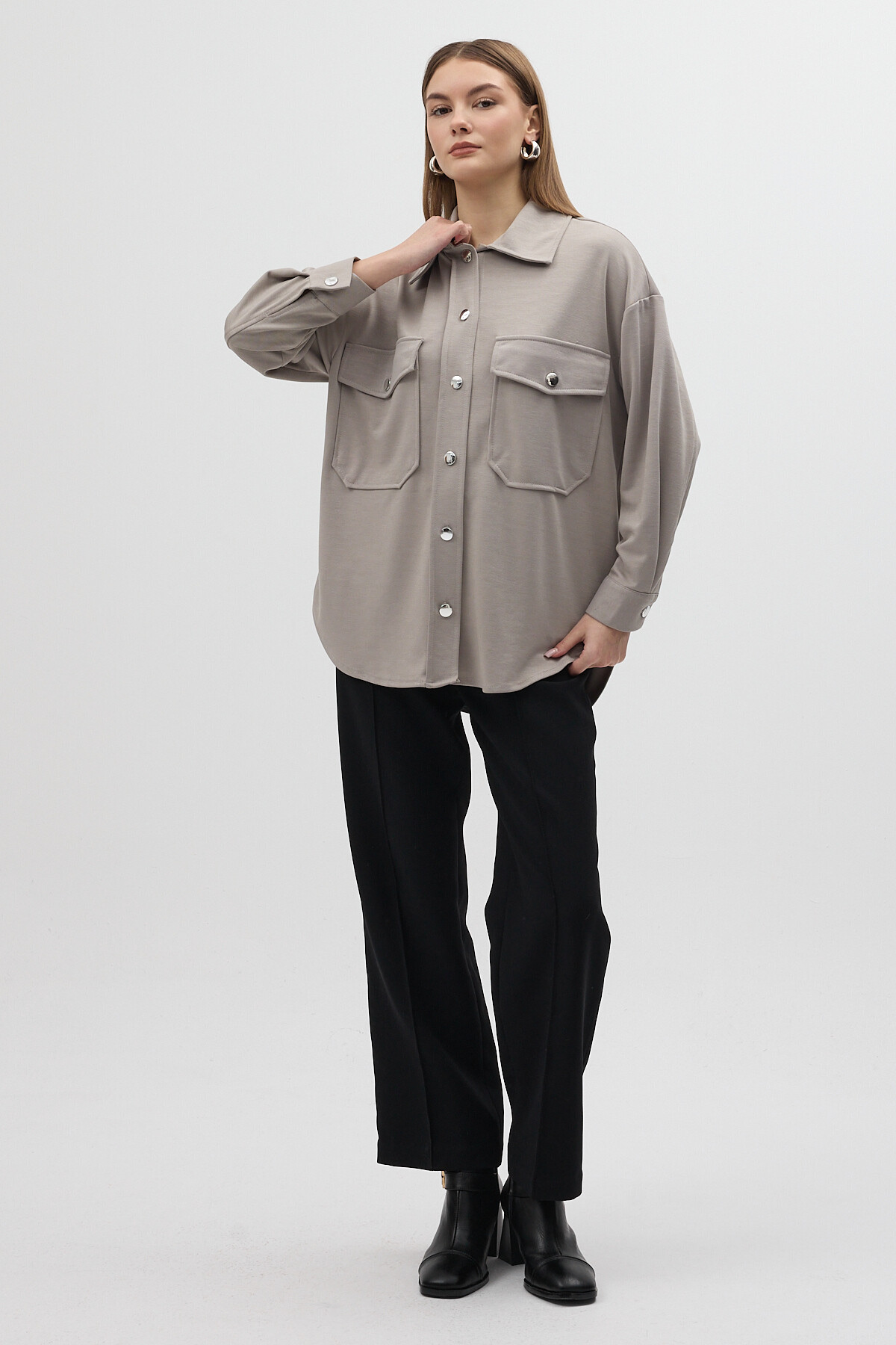 Gri Büyük Cepli Ceket Yaka Uzun Kollu Kadın Gömlek 8108A - 3