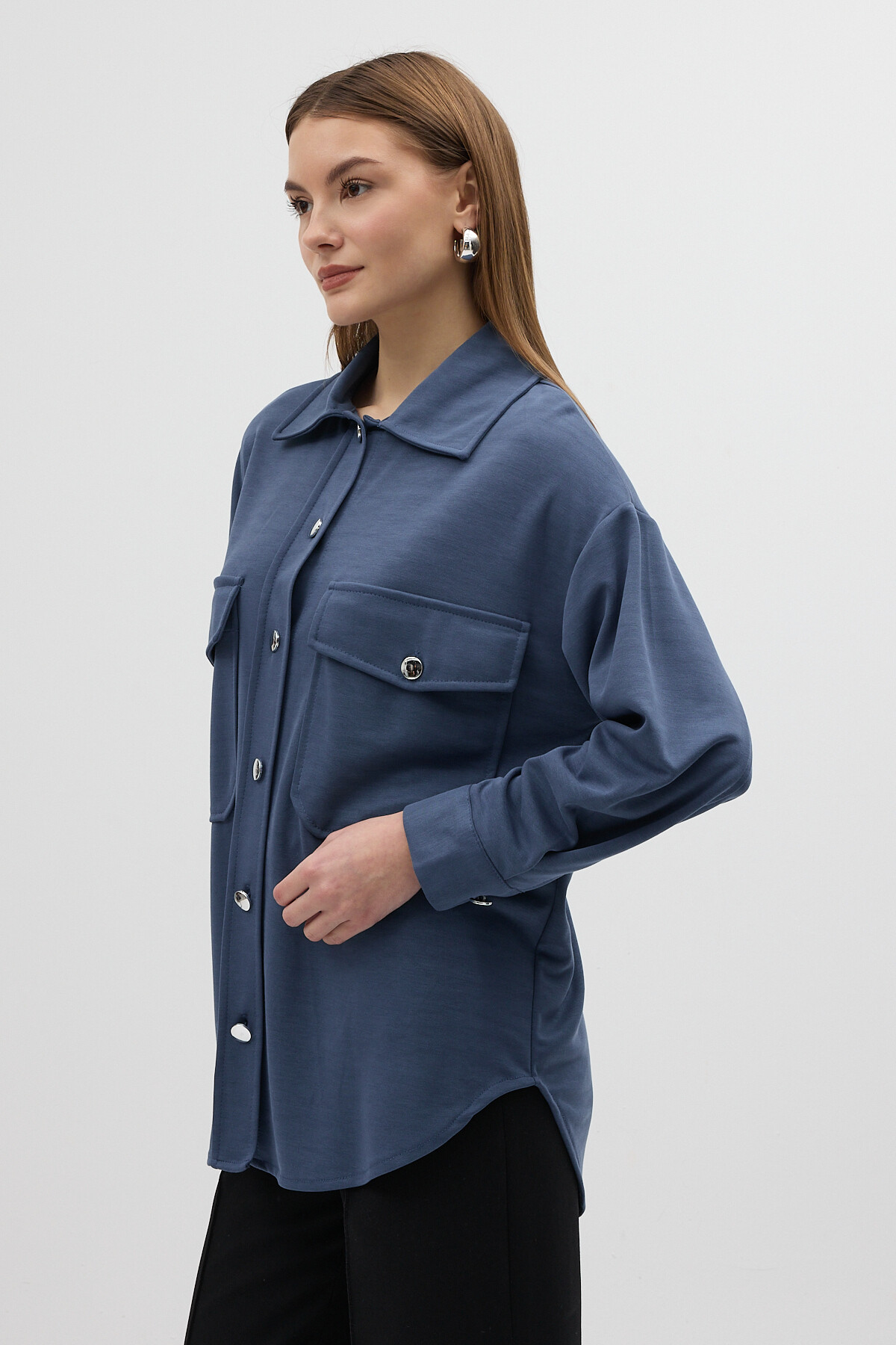 İndigo Büyük Cepli Ceket Yaka Uzun Kollu Kadın Gömlek 8108A - RAYS (1)