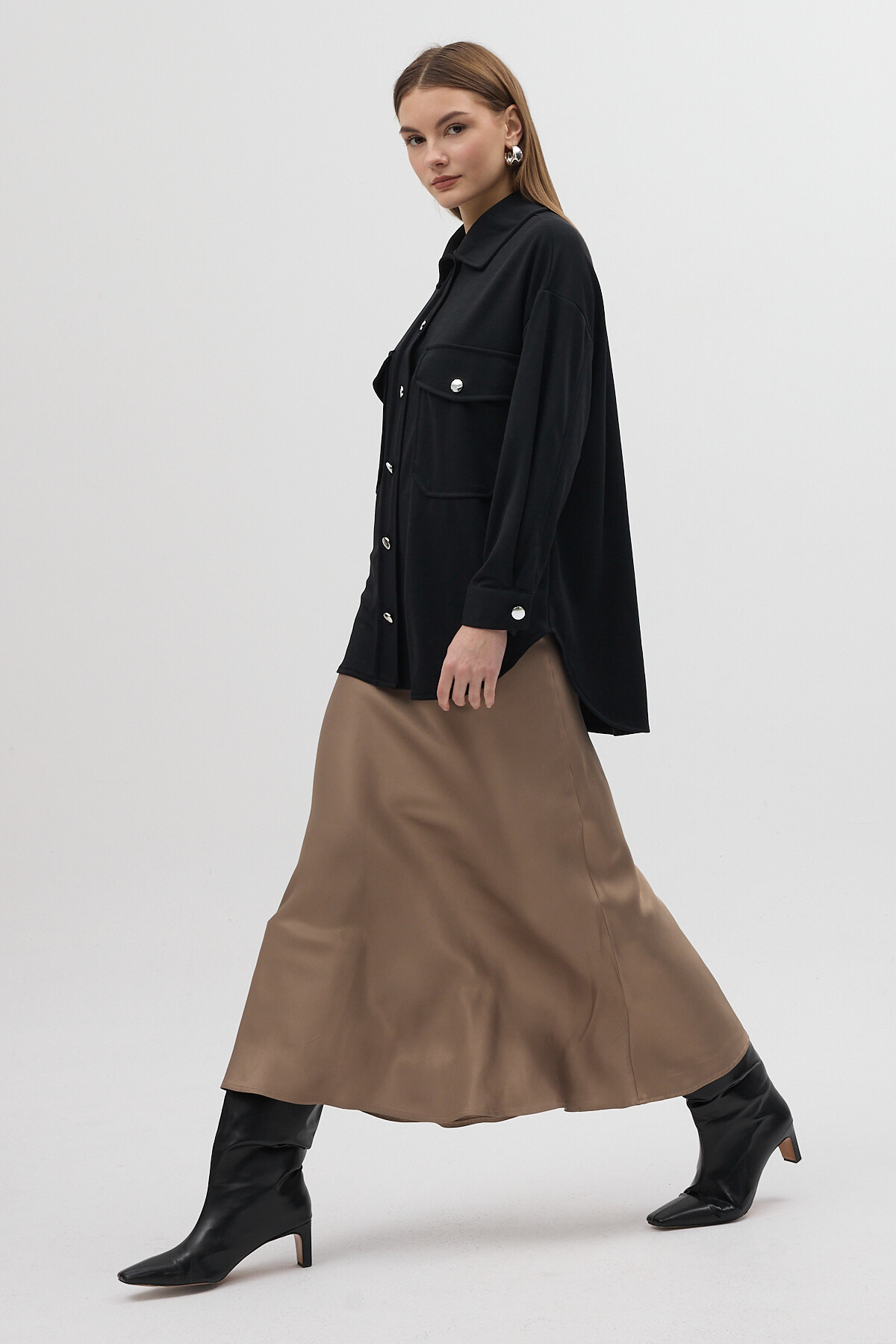 Siyah Büyük Cepli Ceket Yaka Uzun Kollu Kadın Gömlek 8108A - RAYS (1)