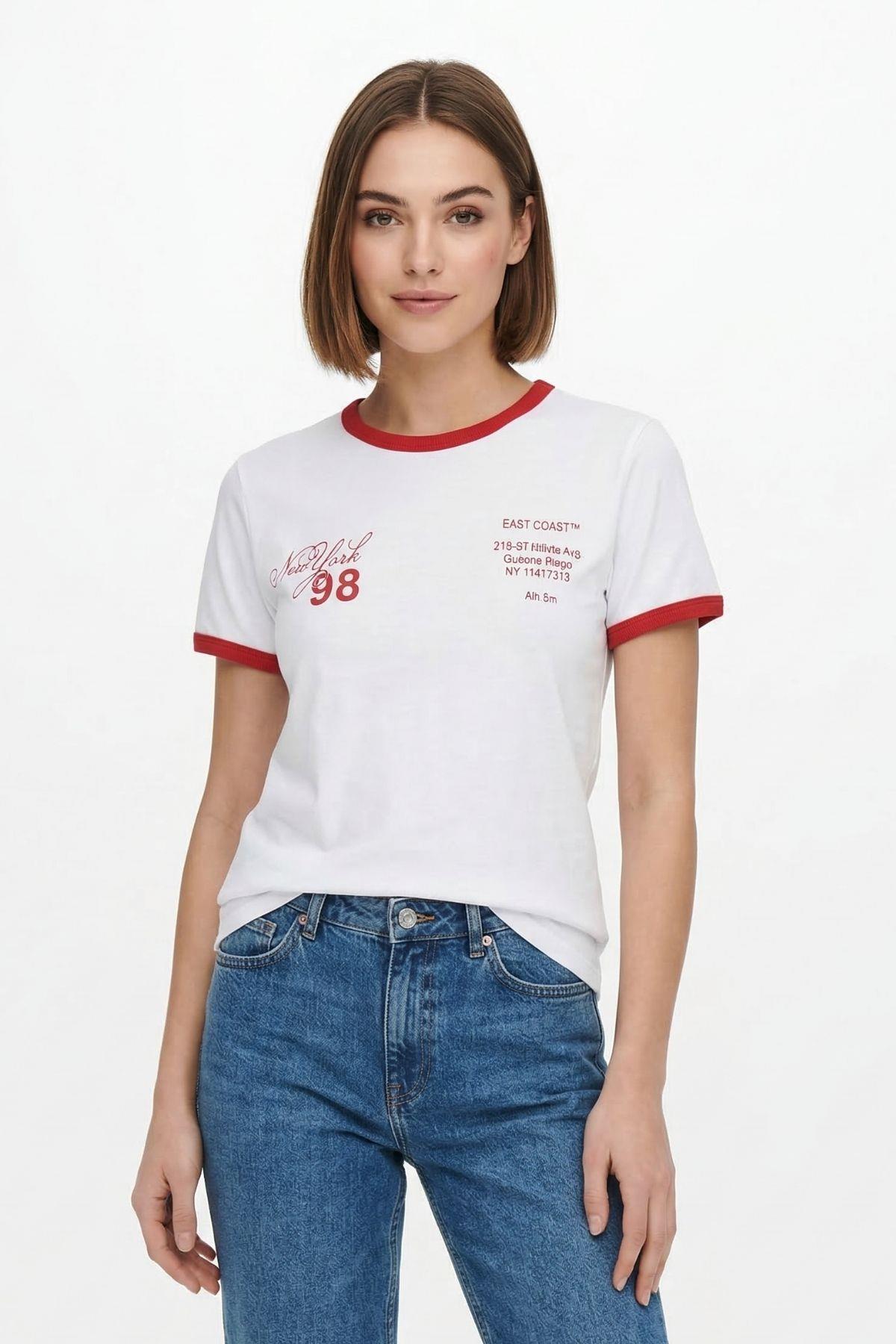 Kırmızı Yazı Baskılı Yaka Detay Tişört 8109 