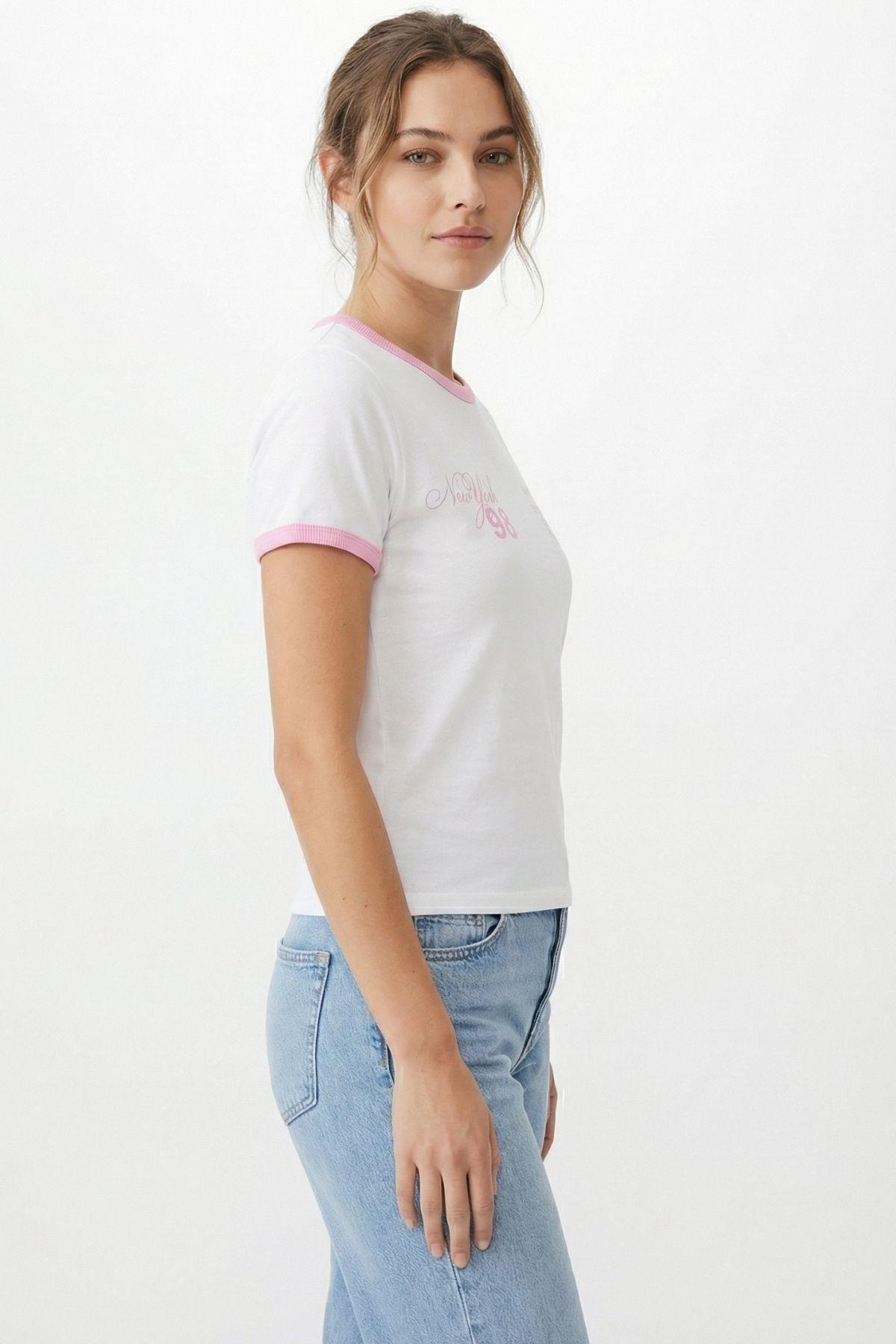 Pembe Yazı Baskılı Yaka Detay Tişört 8109 - RAYS