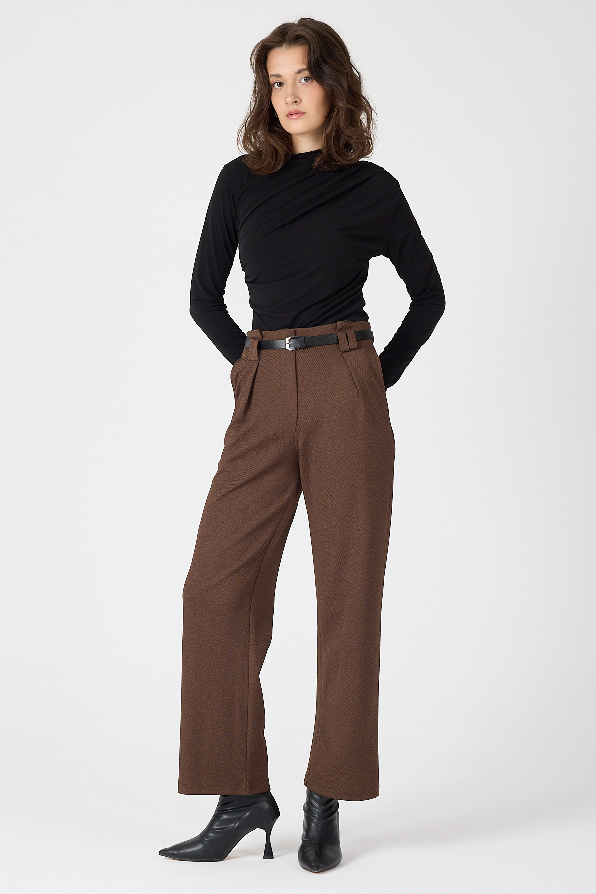 Kahve Pileli Kemerli Kadın Kumaş Pantolon 8119A 