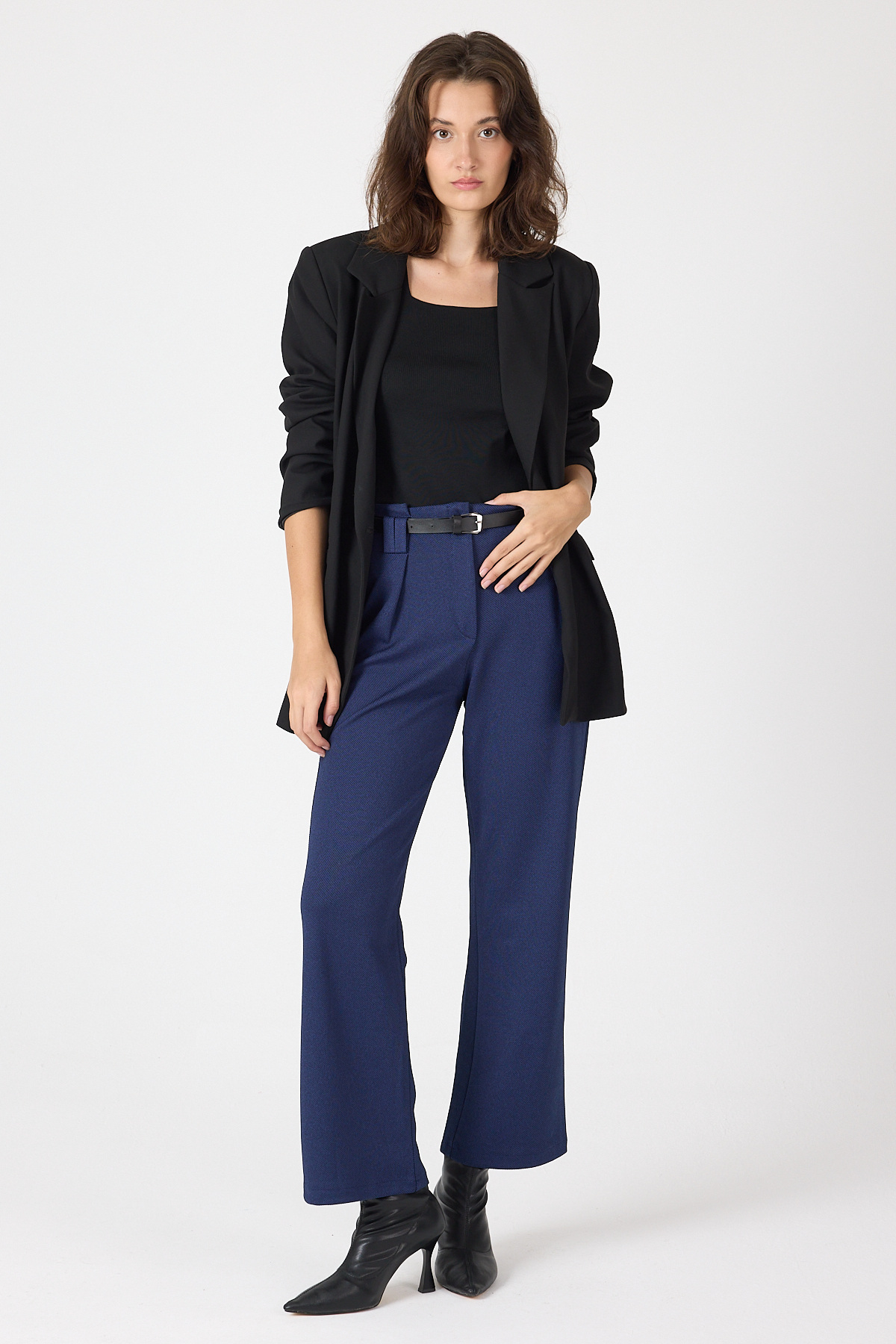 Laci Pileli Kemerli Kadın Kumaş Pantolon 8119A - 1