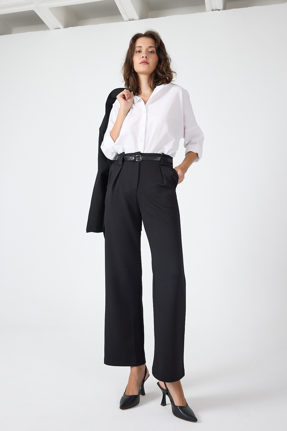 Siyah Pileli Kemerli Kadın Kumaş Pantolon 8119A 