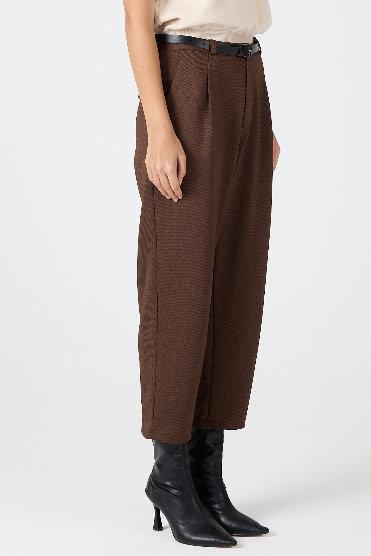 Kahve Pileli Kemerli Kadın Kumaş Pantolon 8120A - 3