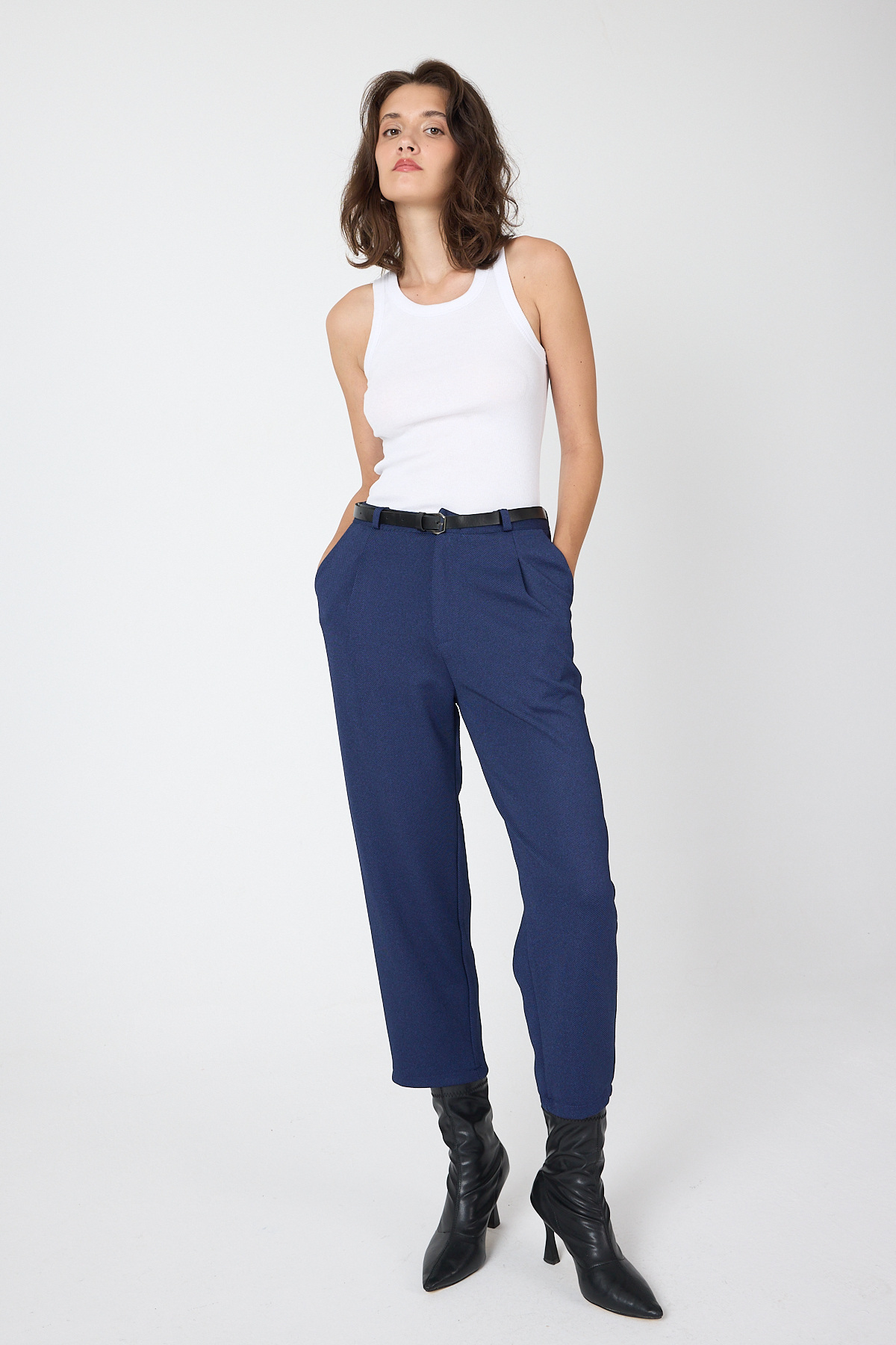 Laci Pileli Kemerli Kadın Kumaş Pantolon 8120A - RAYS