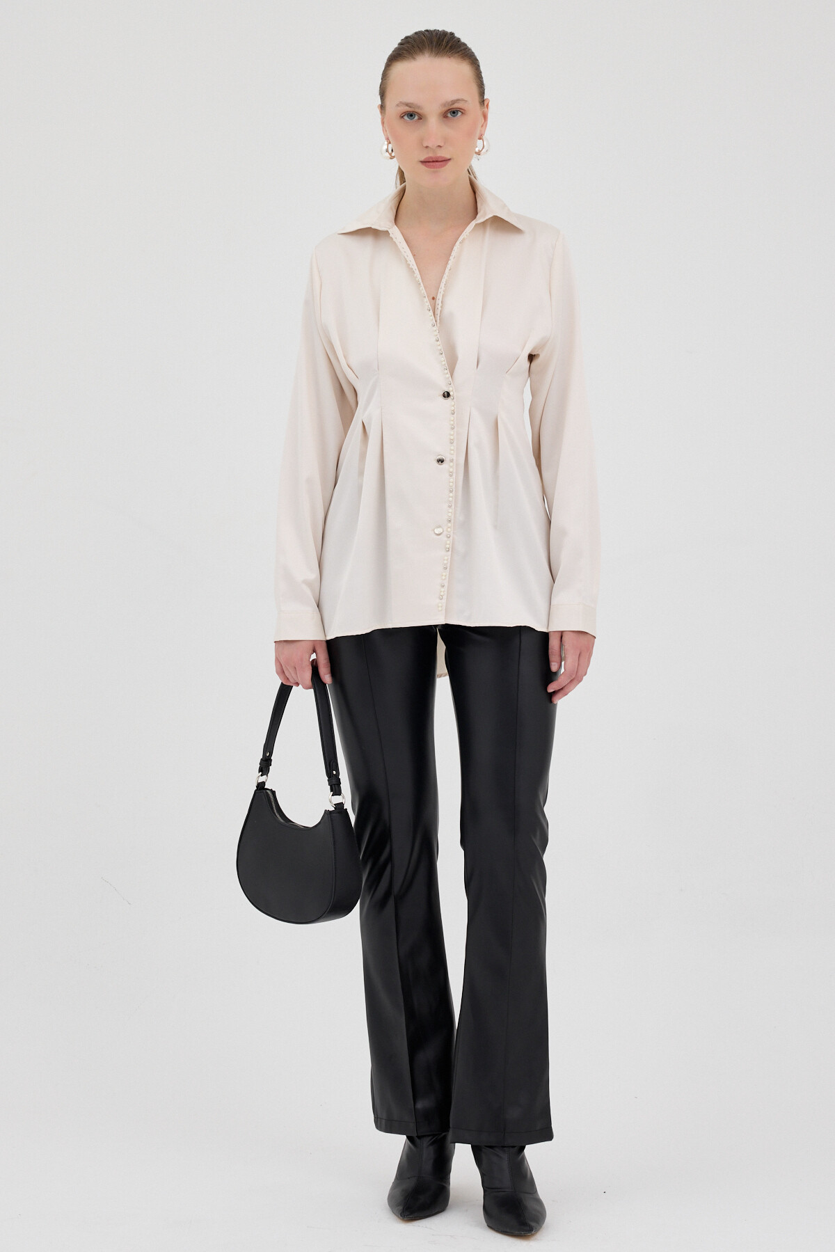 Bej Kruvaze Kesim Taş İşlemeli Kadın Saten Gömlek 8149A - 1