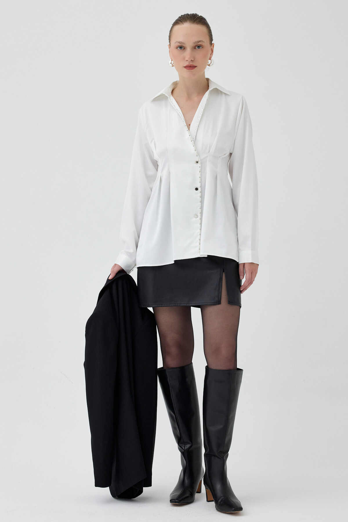 Beyaz Kruvaze Kesim Taş İşlemeli Kadın Saten Gömlek 8149A 