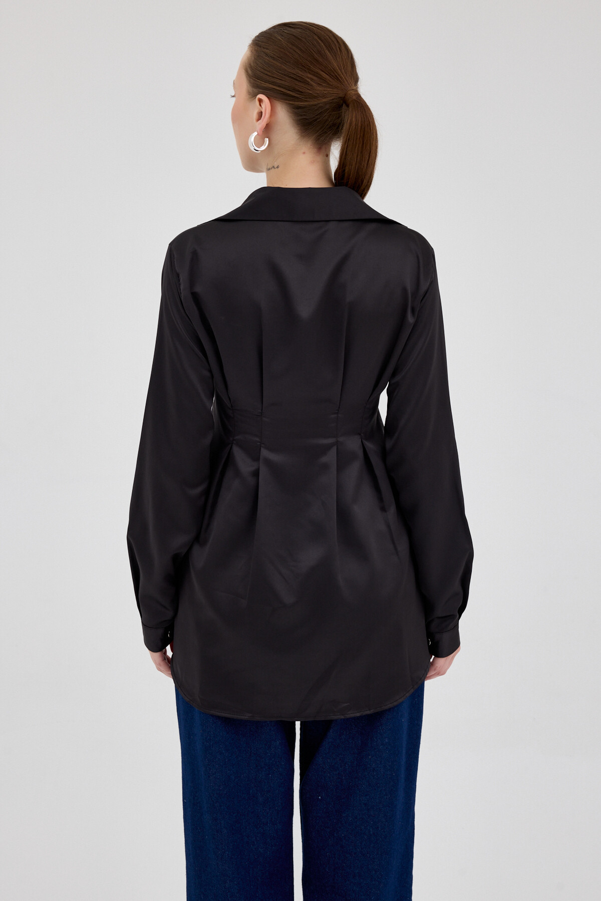 Siyah Kruvaze Kesim Taş İşlemeli Kadın Saten Gömlek 8149A - 5