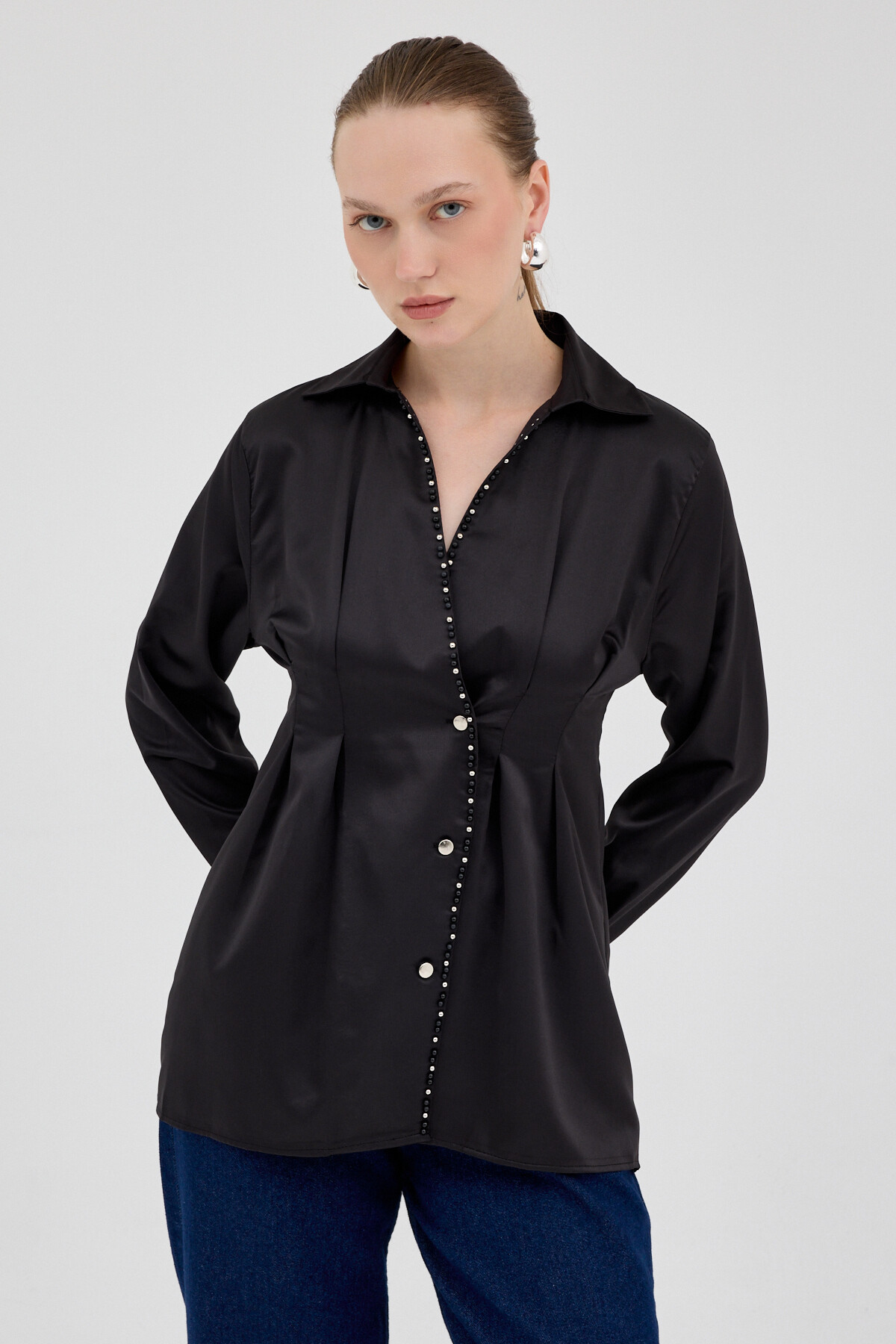Siyah Kruvaze Kesim Taş İşlemeli Kadın Saten Gömlek 8149A 
