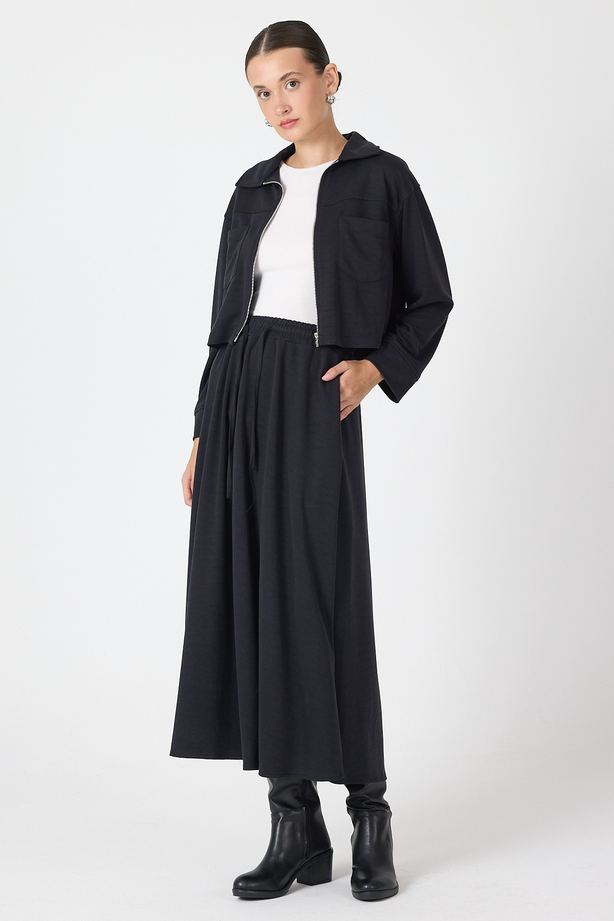 Siyah Yumuşak Dokulu Ceket Etek Takım 8150A - 1