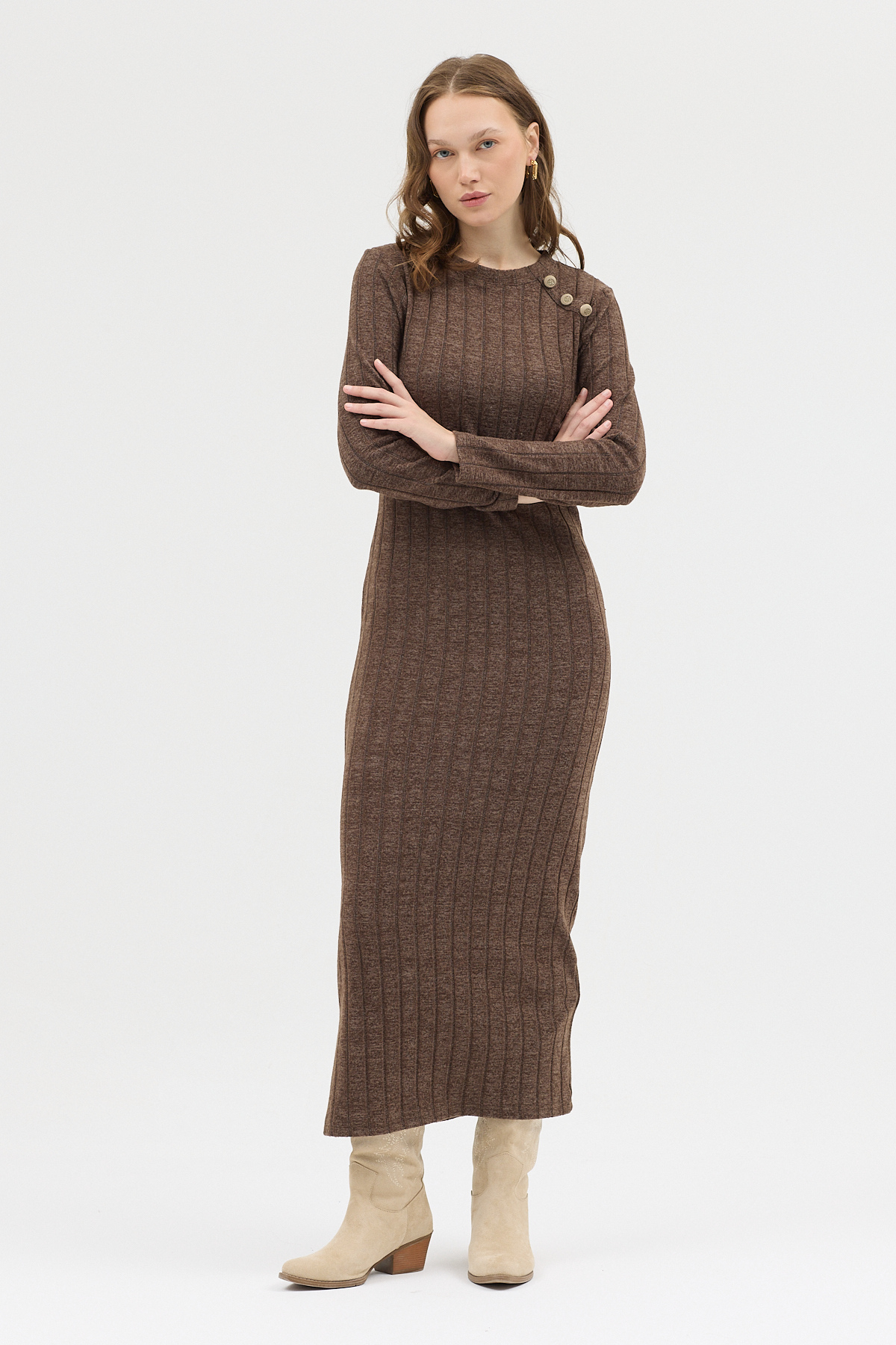 Kahve Omuz Düğme Detaylı Triko Uzun Elbise 8154A - 6