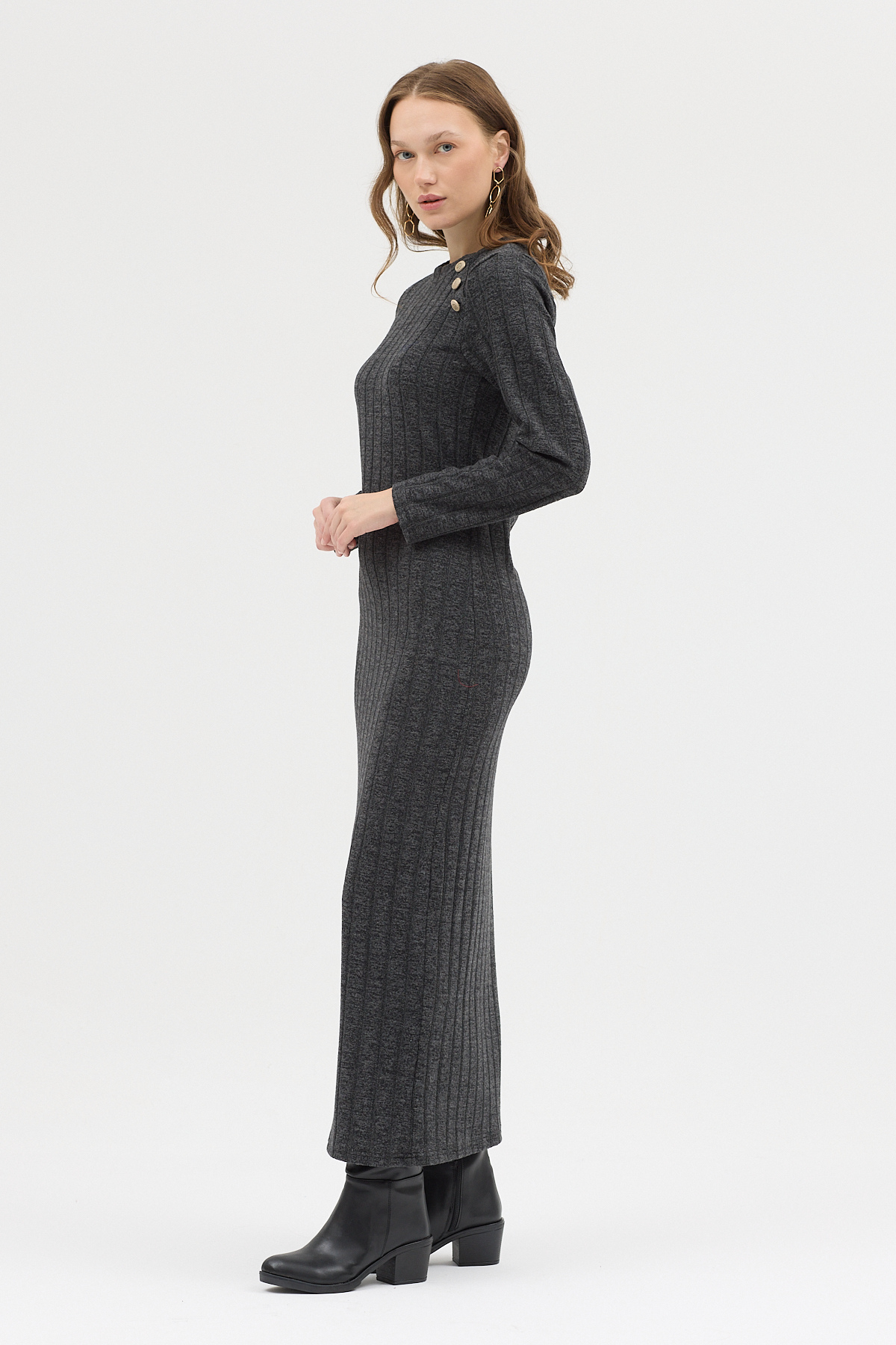 Siyah Omuz Düğme Detaylı Triko Uzun Elbise 8154A - 3