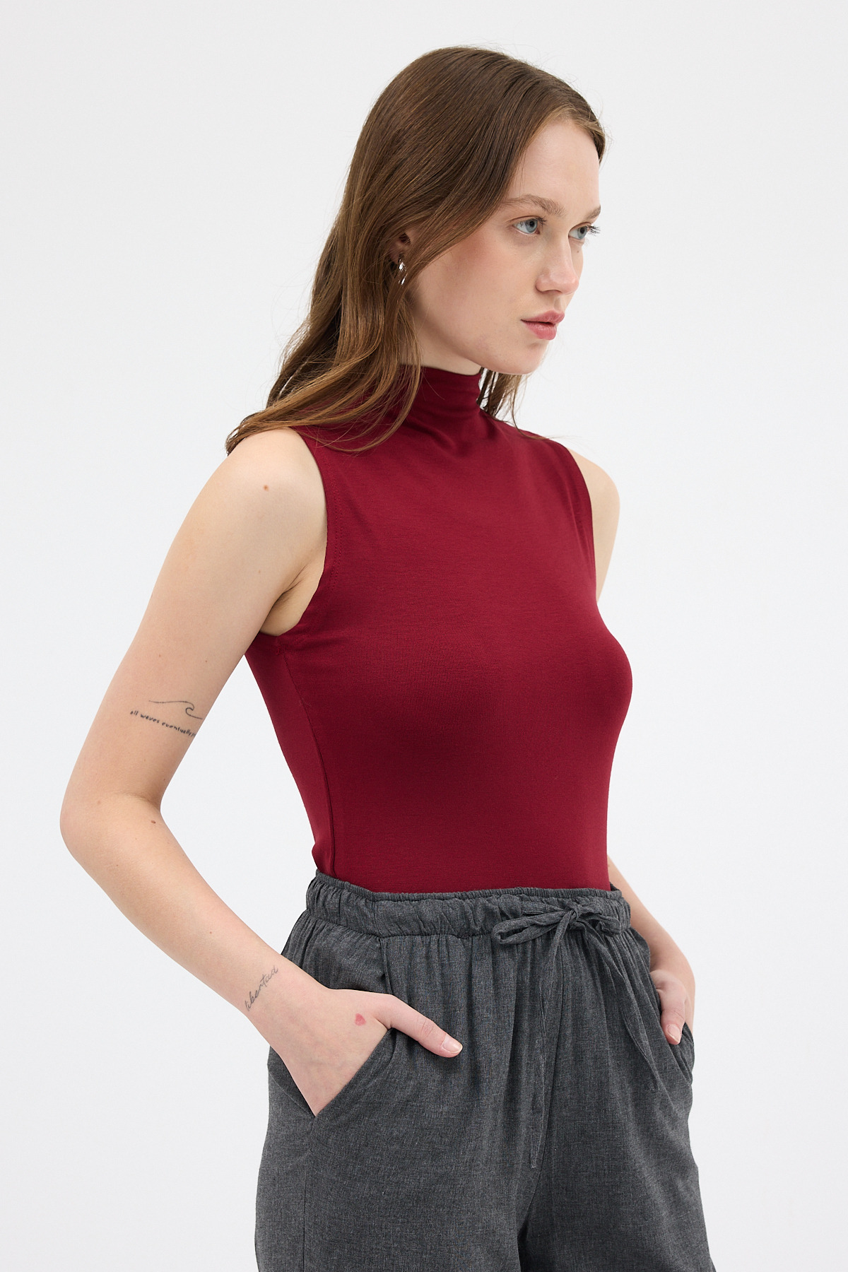 Bordo Kadın Kolsuz Yüksek Yaka Body 8155A - 2