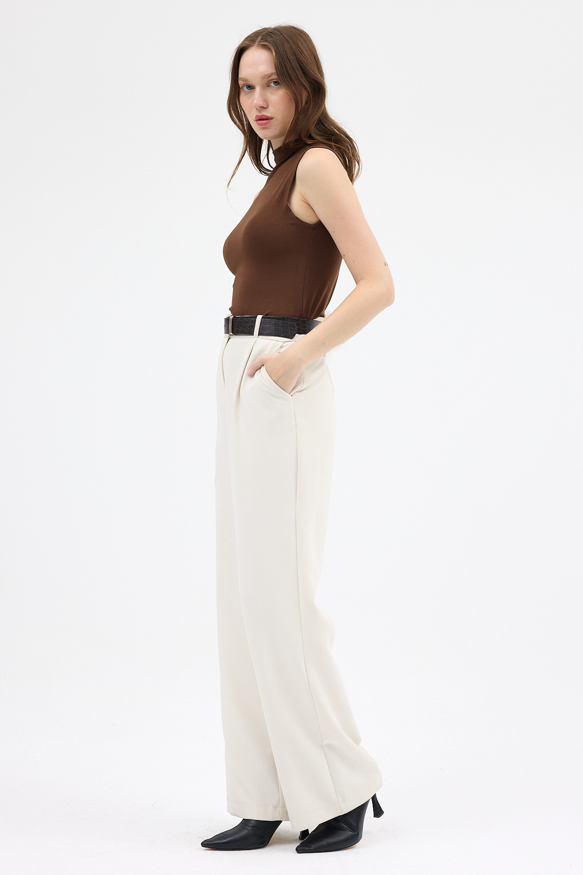 Kahve Kadın Kolsuz Yüksek Yaka Body 8155A - 7