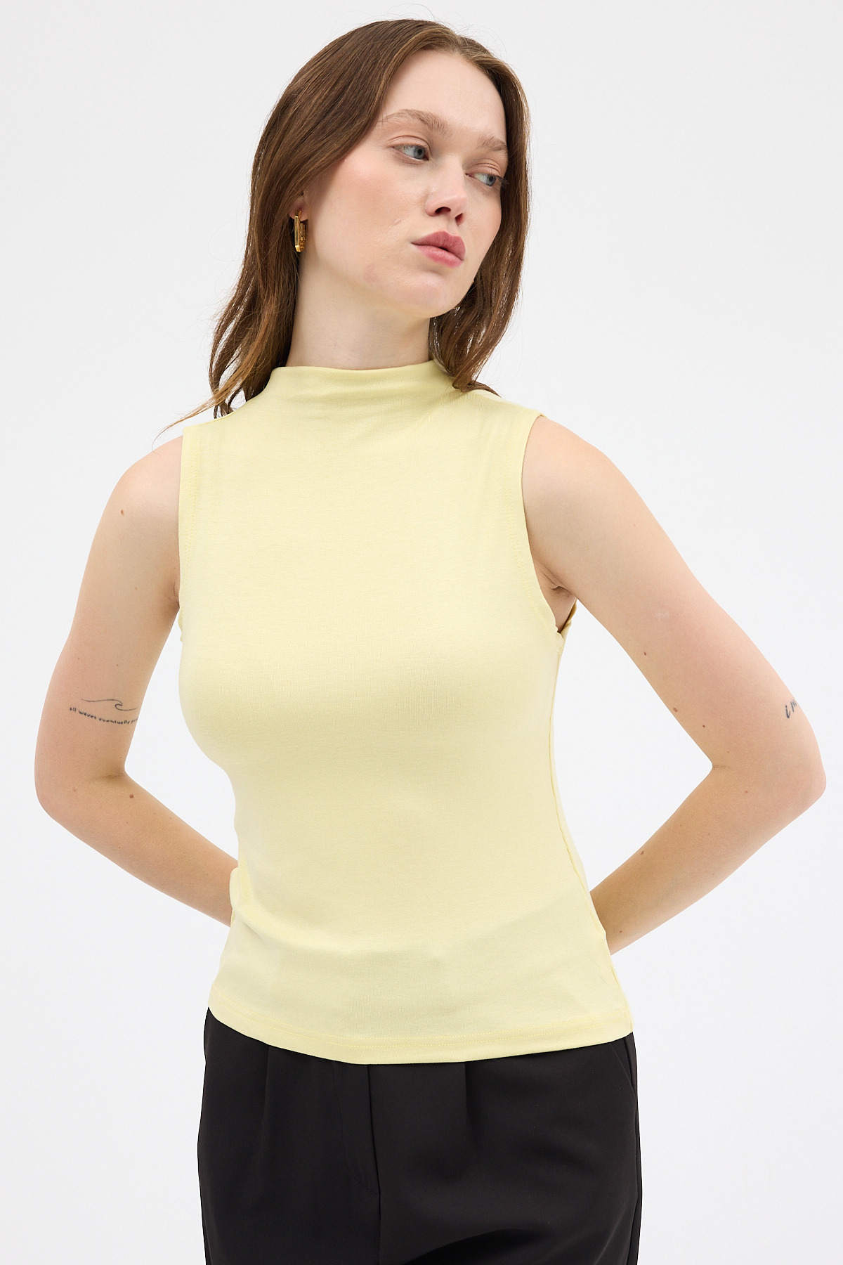 Sarı Kadın Kolsuz Yüksek Yaka Body 8155A - 6