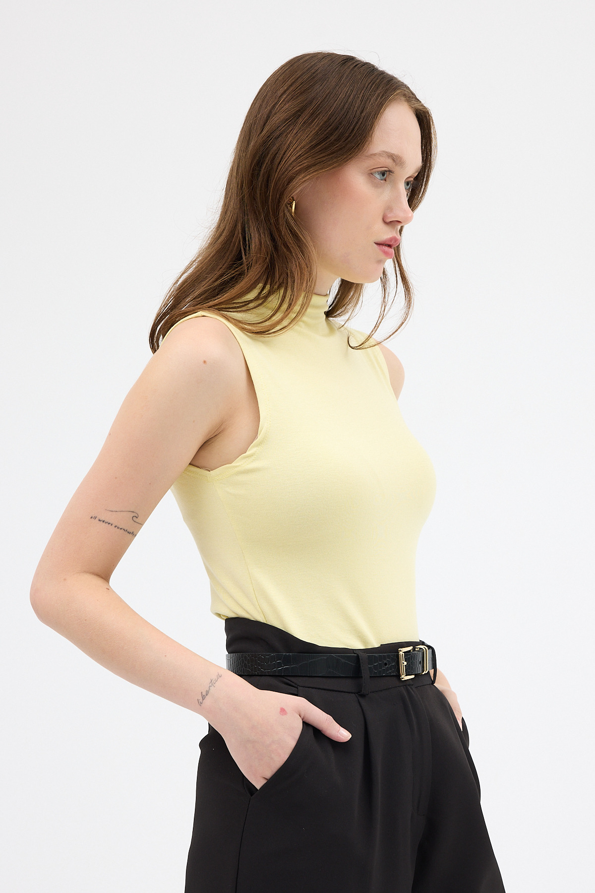 Sarı Kadın Kolsuz Yüksek Yaka Body 8155A - 2