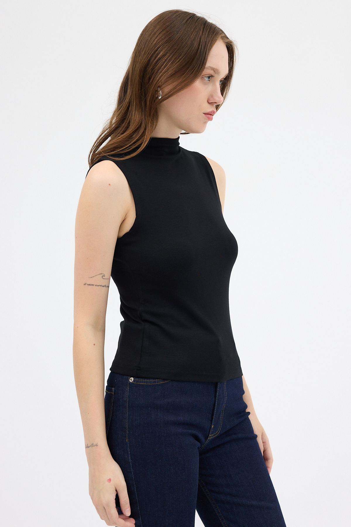 Siyah Kadın Kolsuz Yüksek Yaka Body 8155A - 2