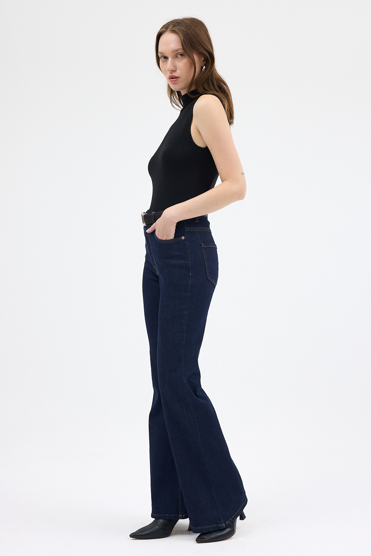 Siyah Kadın Kolsuz Yüksek Yaka Body 8155A - 3