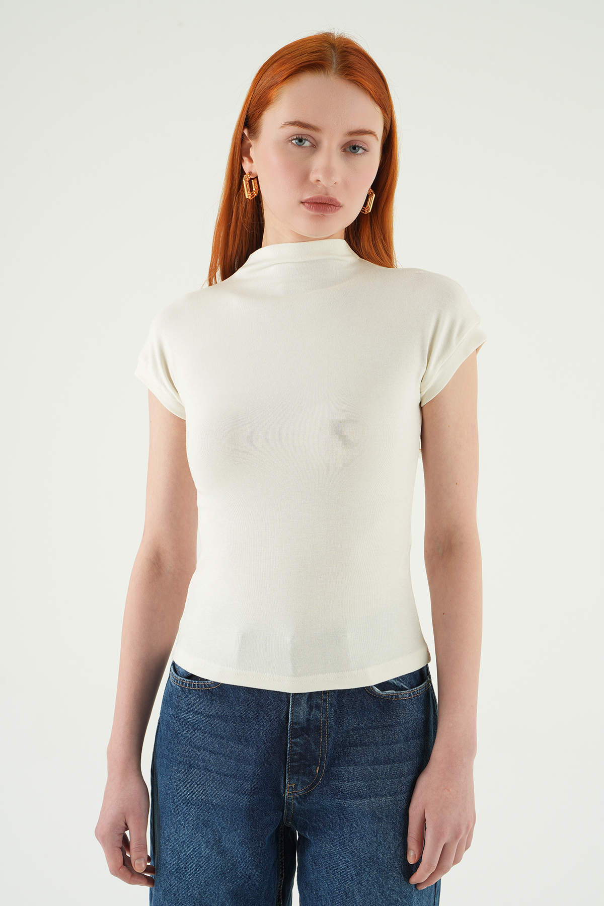 Ekru Dik Yaka Kısa Kol Body 8174A - 2