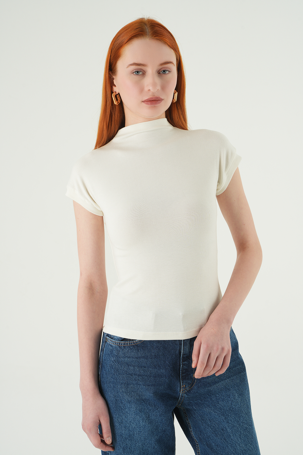 Ekru Dik Yaka Kısa Kol Body 8174A - 7