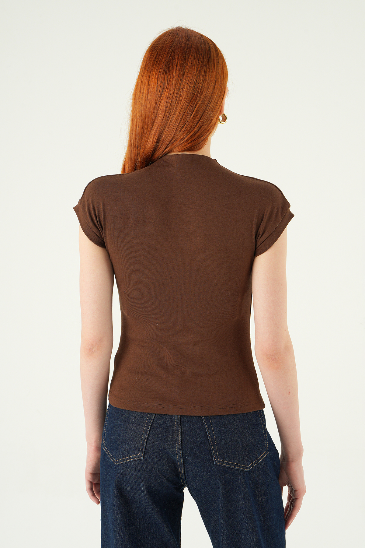 Kahve Dik Yaka Kısa Kol Body 8174A - 5