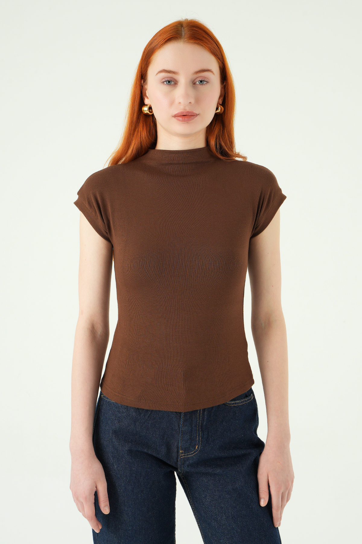 Kahve Dik Yaka Kısa Kol Body 8174A - 7