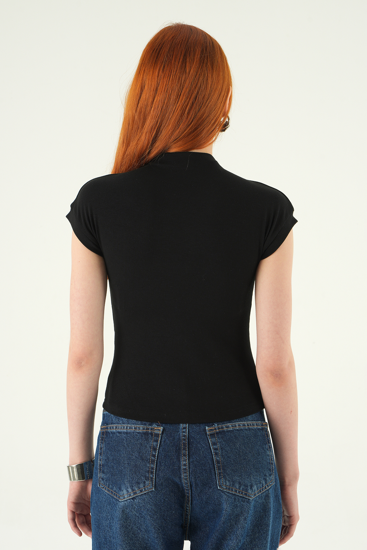 Siyah Dik Yaka Kısa Kol Body 8174A - 5