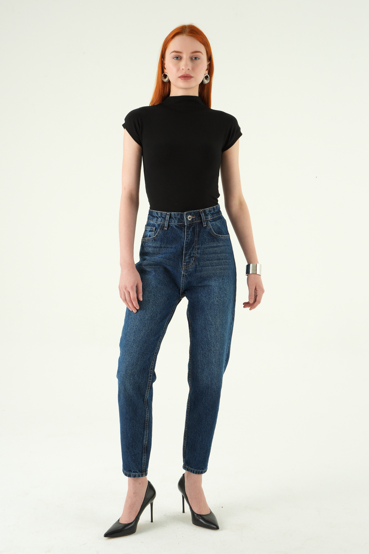 Siyah Dik Yaka Kısa Kol Body 8174A - RAYS