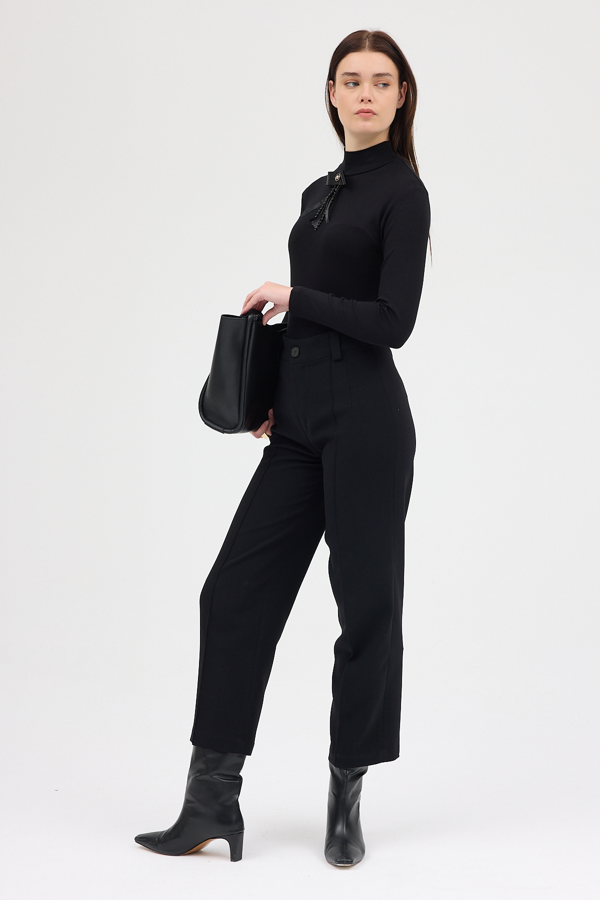 Siyah Bronşlu Uzun Kol Bluz 8197A - 7