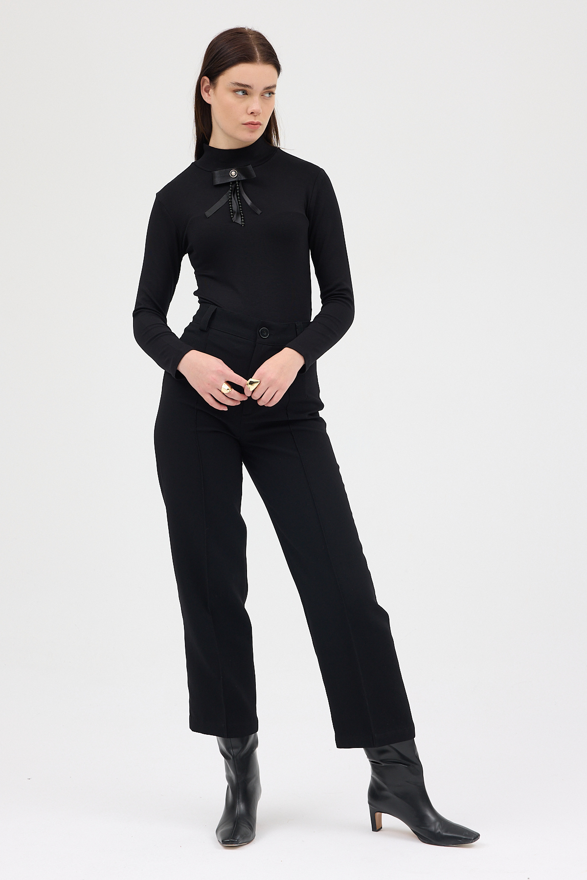 Siyah Bronşlu Uzun Kol Bluz 8197A - 3