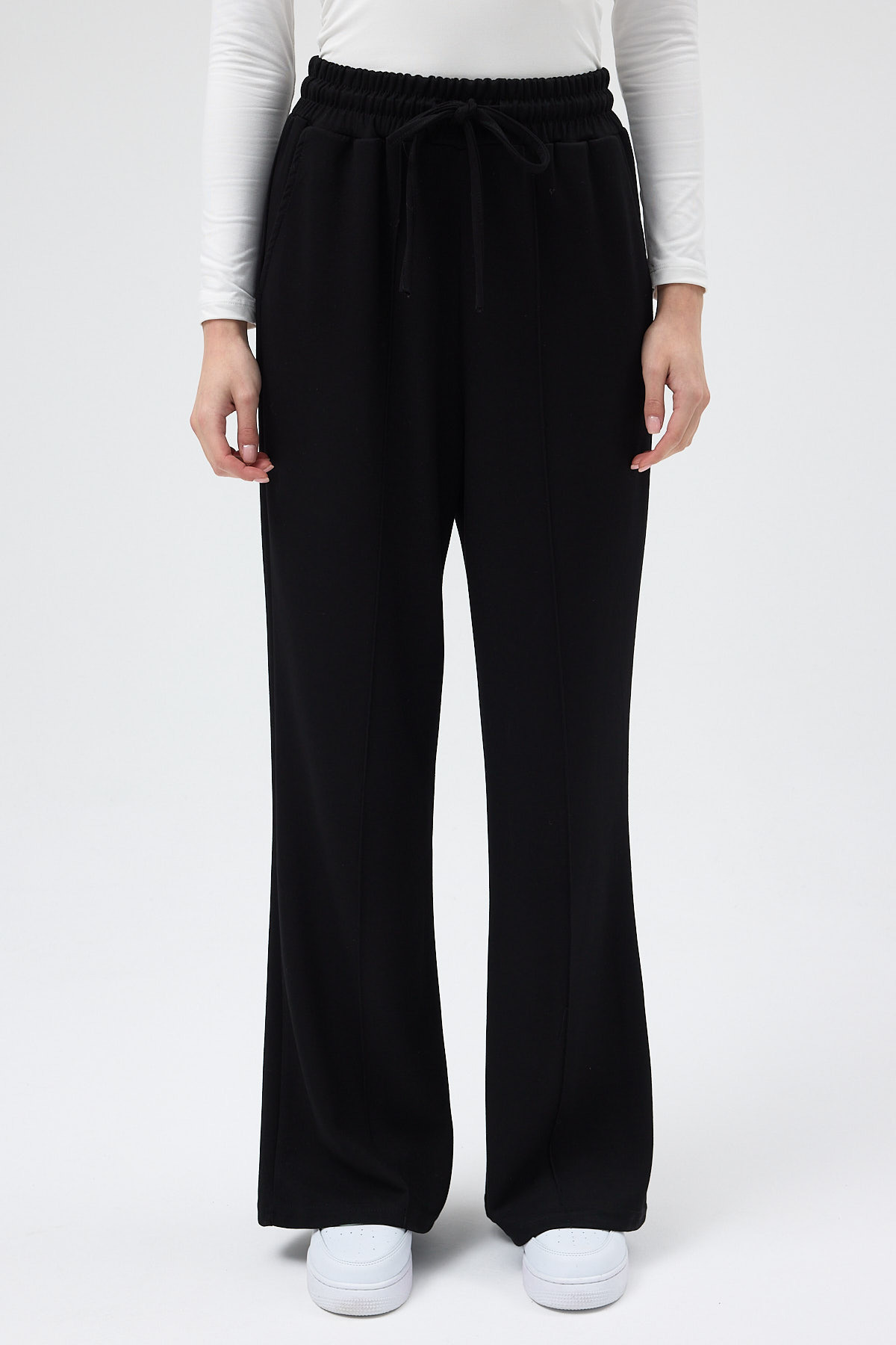 Siyah Bel Lastikli Geniş Paça Kadın Eşofman Altı 9218M - 2