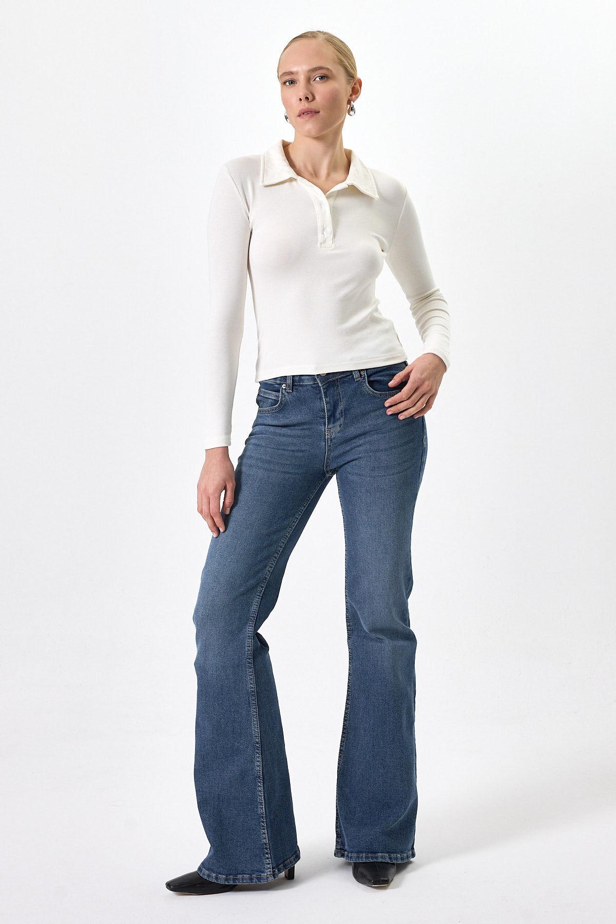 Ekru Polo Yaka Düğmeli Uzun Kollu Bluz 8222A - 3