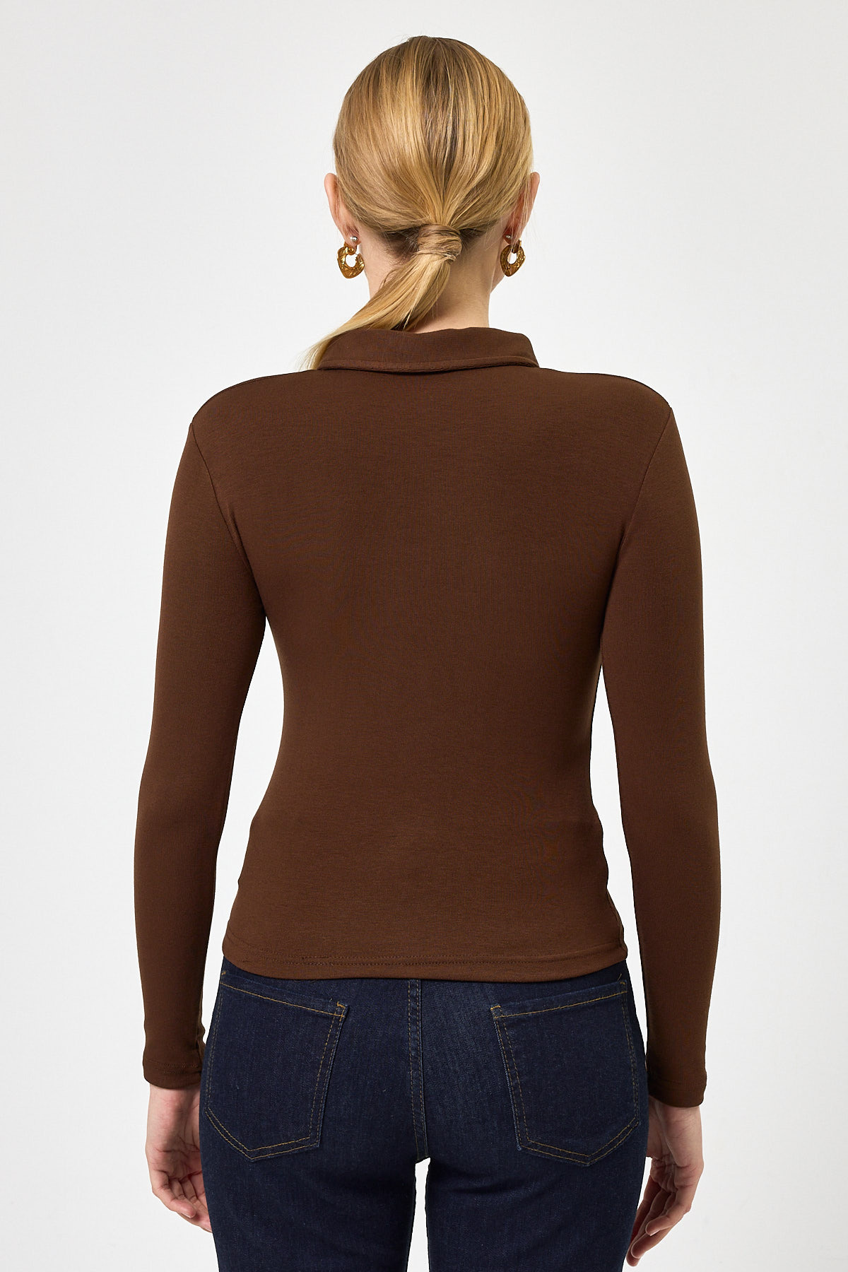 Kahverengi Polo Yaka Düğmeli Uzun Kollu Bluz 8222A - 5