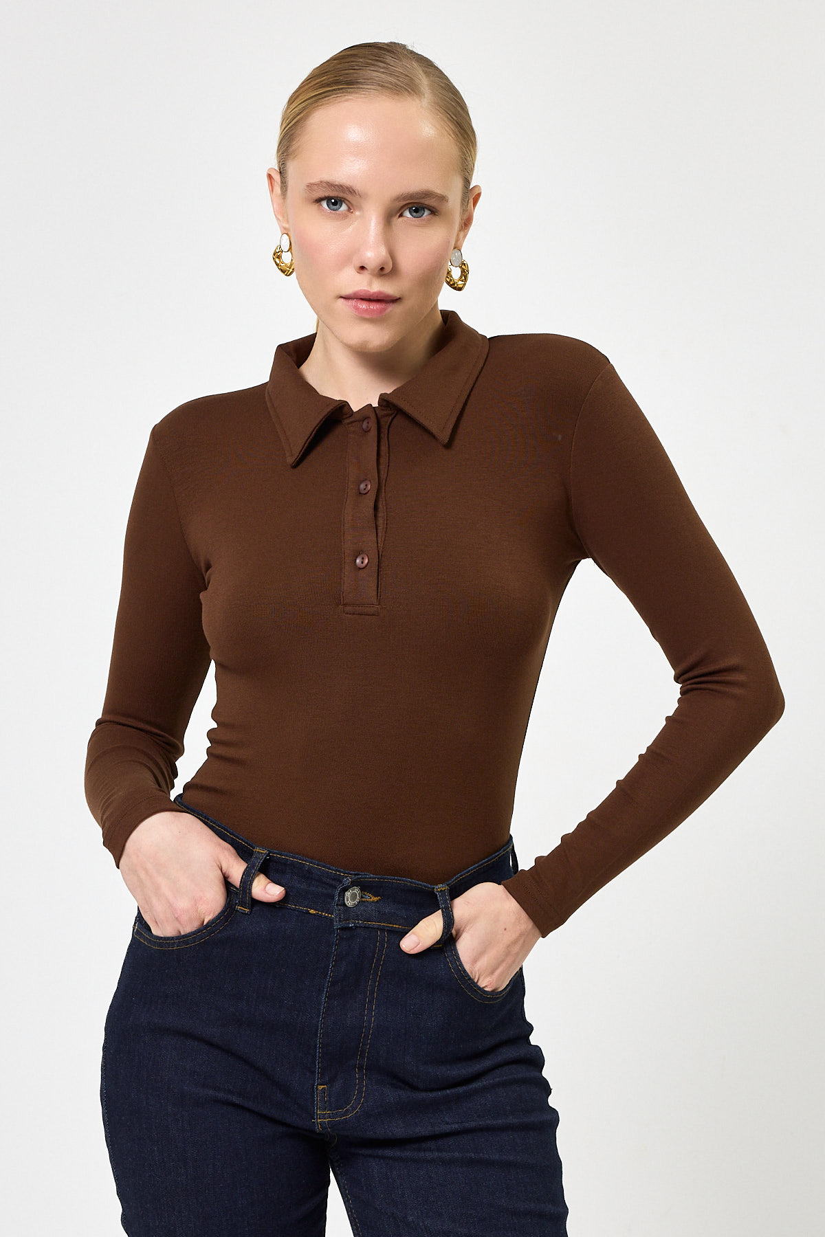 Kahverengi Polo Yaka Düğmeli Uzun Kollu Bluz 8222A - 6