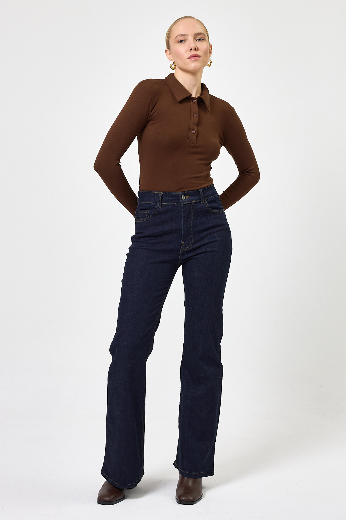 Kahverengi Polo Yaka Düğmeli Uzun Kollu Bluz 8222A - 7